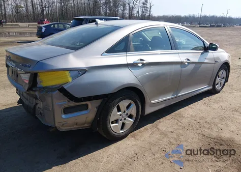 2012 Hyundai Sonata Hybrid z USA, uszkodzony, nr VIN KMHEC4A47CA033688